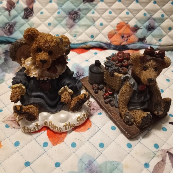 Boyd's Bears and Friends Figurine Set